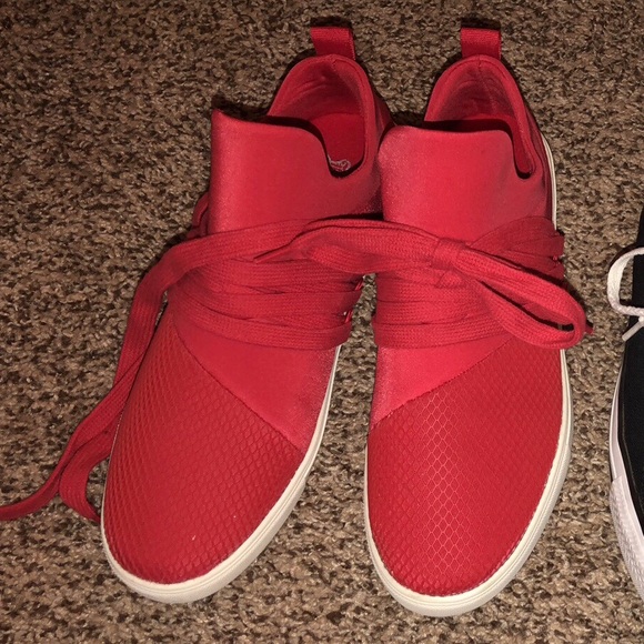 Red Fashion Sneaker NWOT - Picture 1 of 3